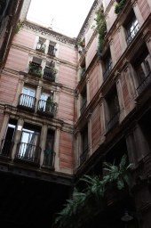Zina - smal straatje Barcelona